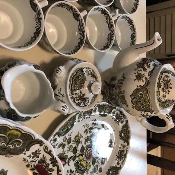 Vintage Ridgeway of Stafforshire England "Windsor" - Picture 6 of 7